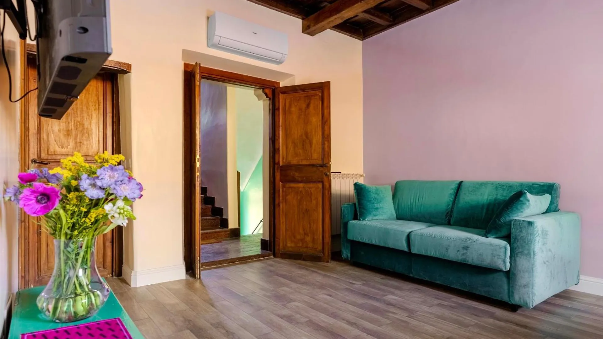 Apartment Trasteverehome - Giglio Piazza Farnese Rome Italy